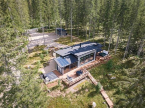 Holiday home with outdoor Jacuzzi and Sauna Uurainen